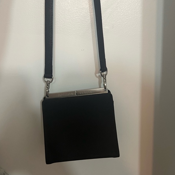 Bottega Veneta cross body bag/clutch- Authentic! - Picture 3 of 16